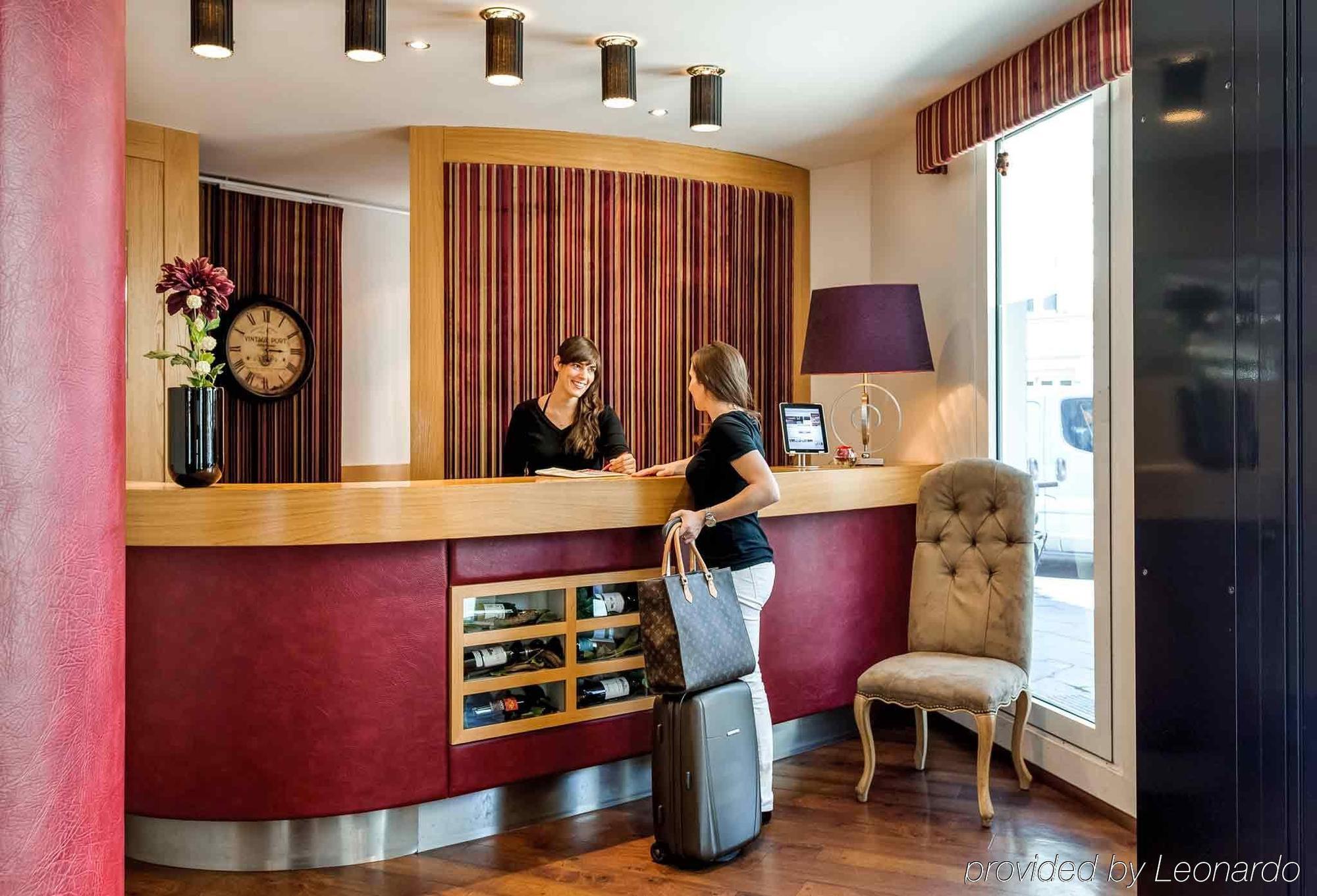 Hotel Mercure Zentrum Superior 3*